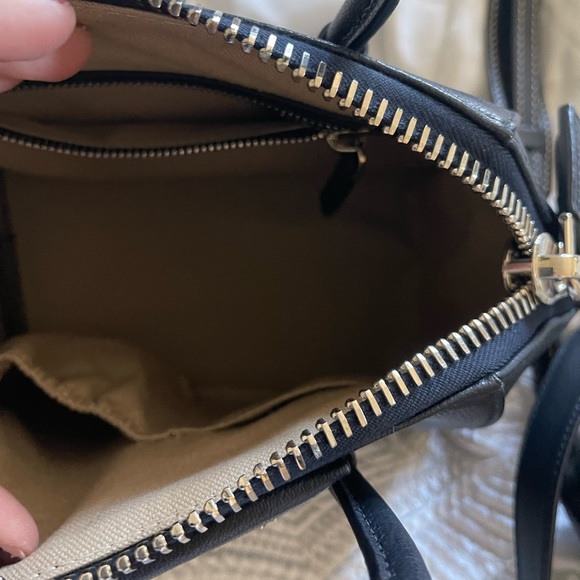 AUTHENTIC Once used, new small Givenchy Antigona (silver accents) - Picture 3 of 5